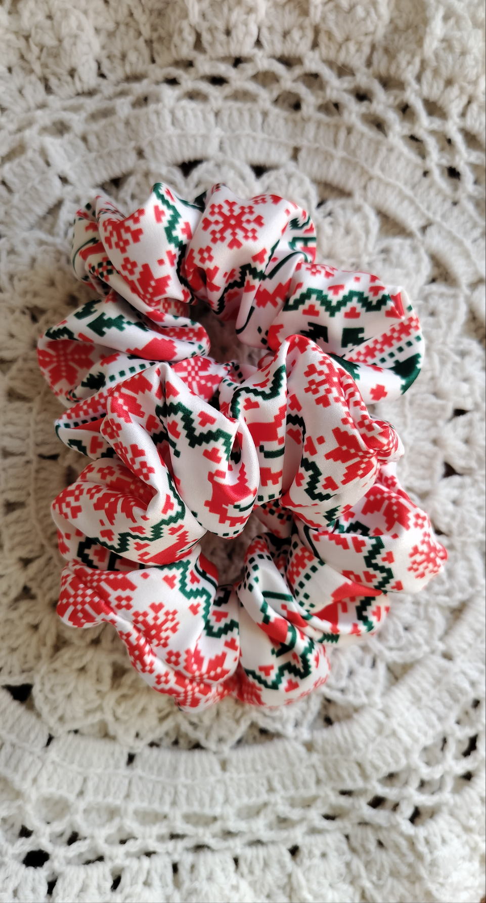 Red & Green Christmas Theme Scrunchie.